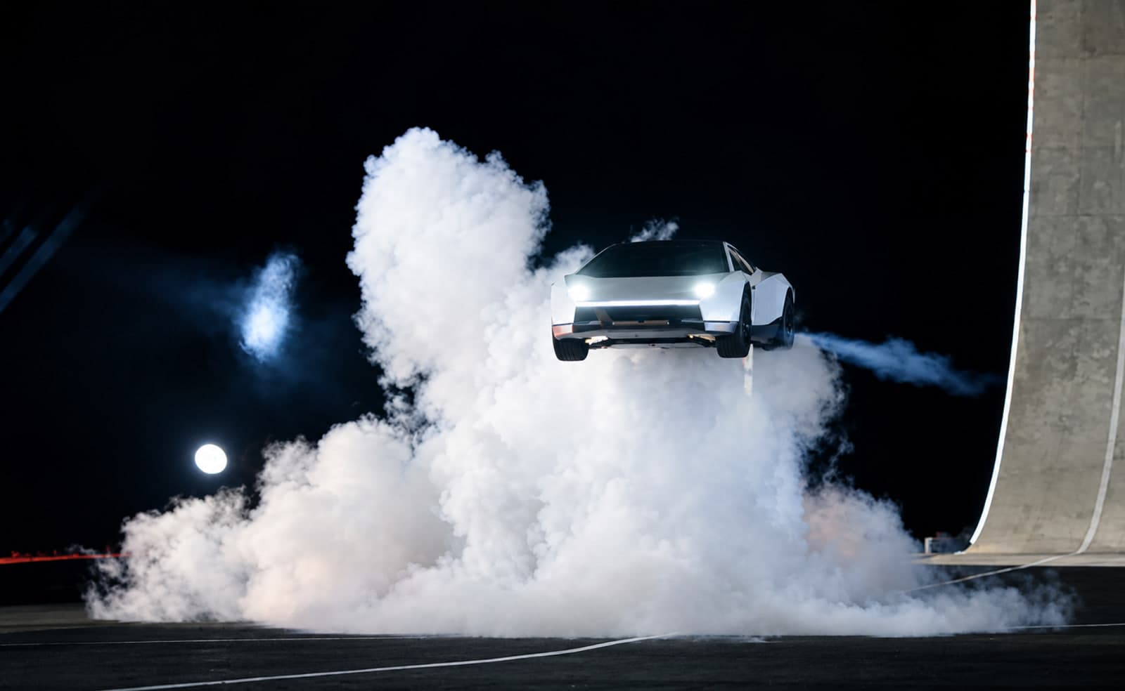 Tesla’s flying Roadster