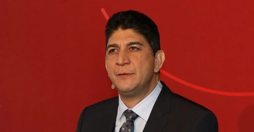 Vodacom empowers community members to secure sites heavily hit by battery syndicates