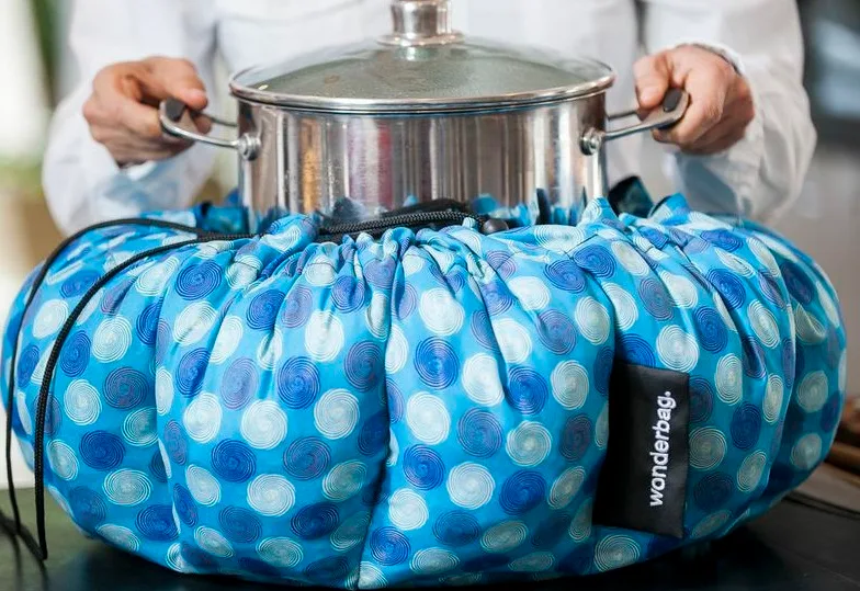 KosherEye on Twitter: "#Wonderbag is wonderful. We use it every Fri. night  to keep our soup piping hot. Check out our feature: https://t.co/8MCW4dEAkj  Wonderbag is a non-electric, portable slow cooker which continues